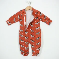 Baby sleepsuit with zipper... 2
